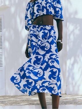 H&M Blue and White Printed Midi Skirt